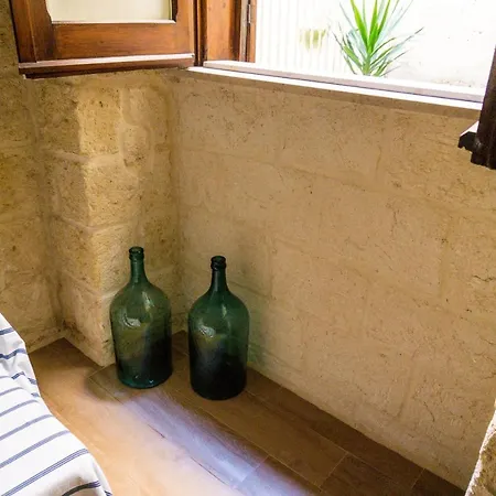 Donato Bed & Breakfast 3*